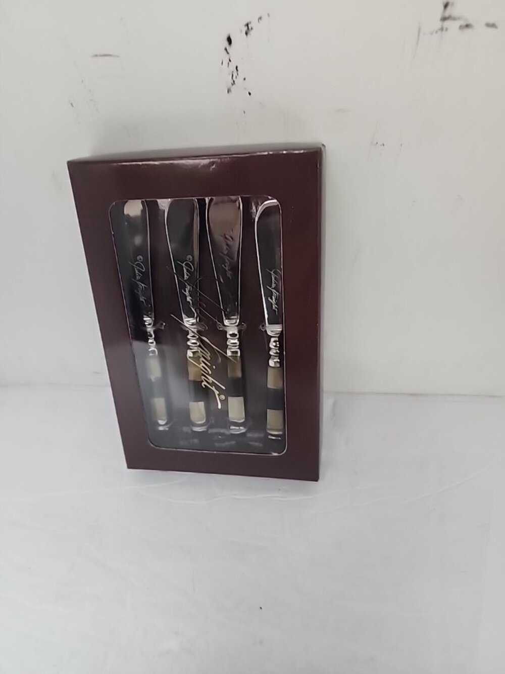 Julia Knight Set Of 4 Spreaders Brown Bone Handles New!!!